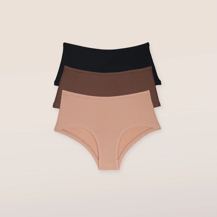 Trois culottes menstruelles FLOWCARE : noir, brun et nude